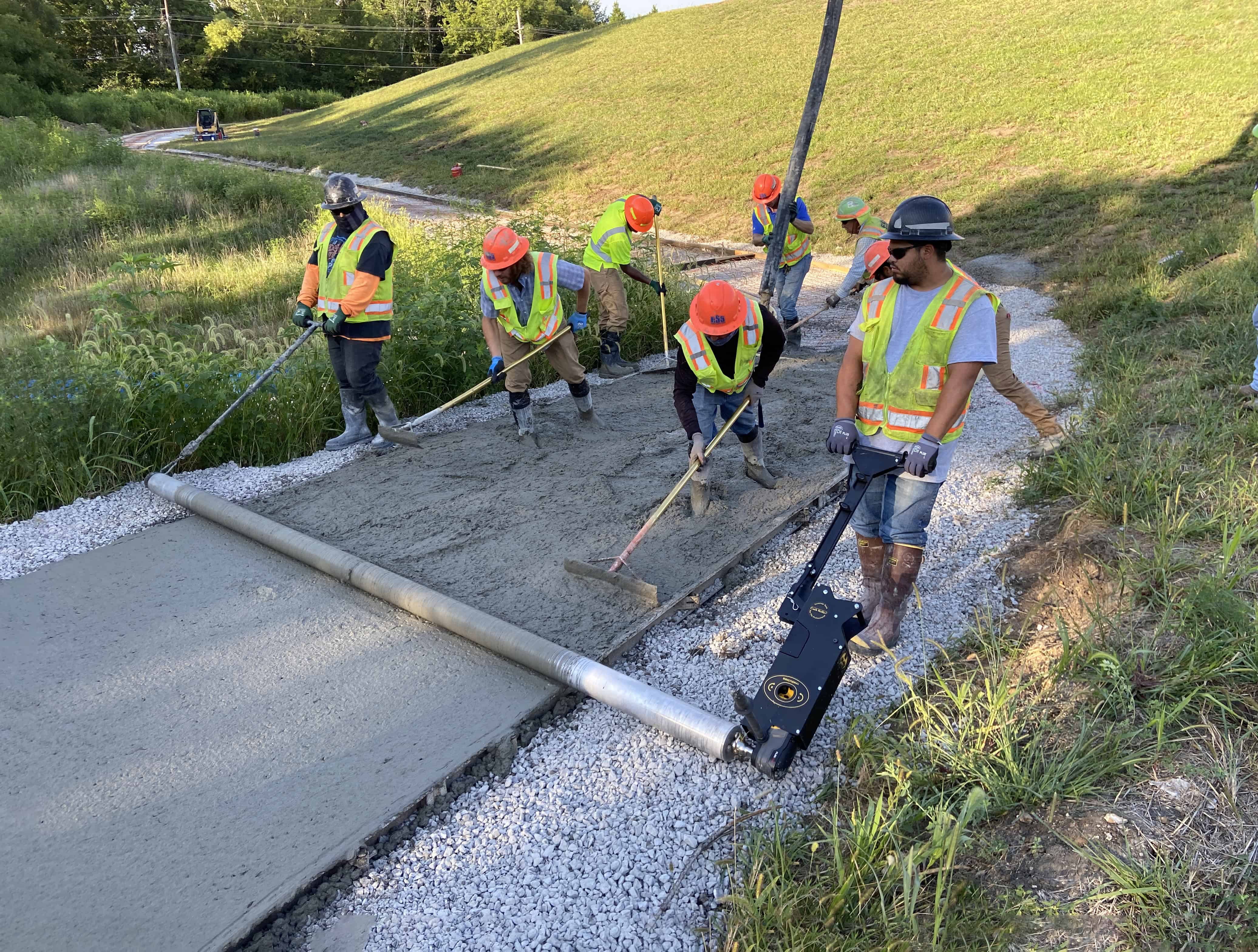 Batt Screed creating trail paths